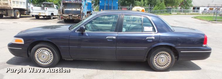 image for item DA1635 2002 Ford Crown Victoria Police Interceptor