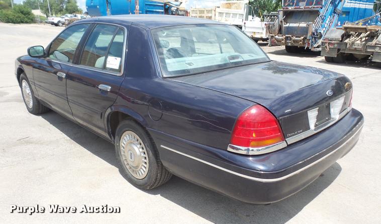 image for item DA1635 2002 Ford Crown Victoria Police Interceptor