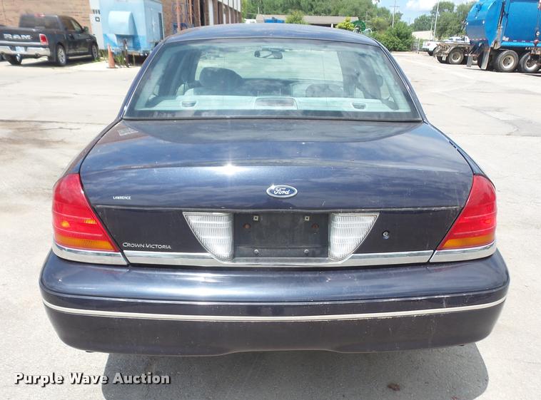 image for item DA1635 2002 Ford Crown Victoria Police Interceptor