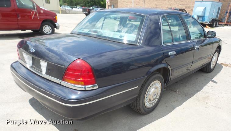 image for item DA1635 2002 Ford Crown Victoria Police Interceptor
