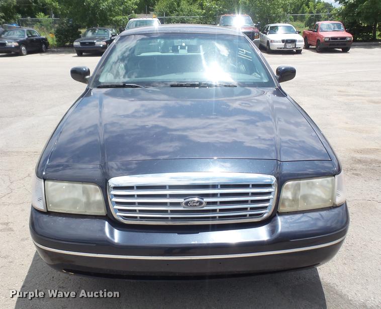 image for item DA1635 2002 Ford Crown Victoria Police Interceptor