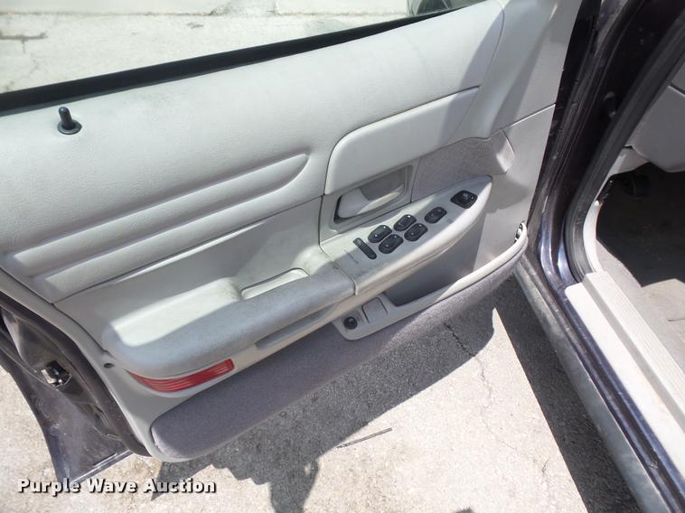 image for item DA1635 2002 Ford Crown Victoria Police Interceptor