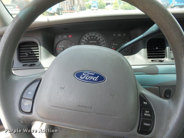 image for item DA1635 2002 Ford Crown Victoria Police Interceptor