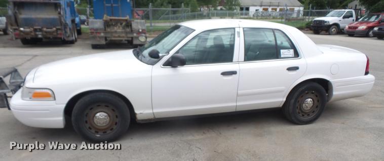 image for item DA1638 2003 Ford Crown Victoria Police Interceptor