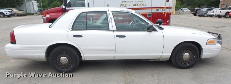 image for item DA1638 2003 Ford Crown Victoria Police Interceptor