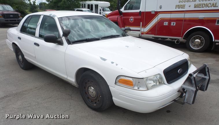 image for item DA1638 2003 Ford Crown Victoria Police Interceptor