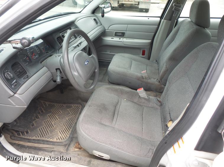 image for item DA1638 2003 Ford Crown Victoria Police Interceptor