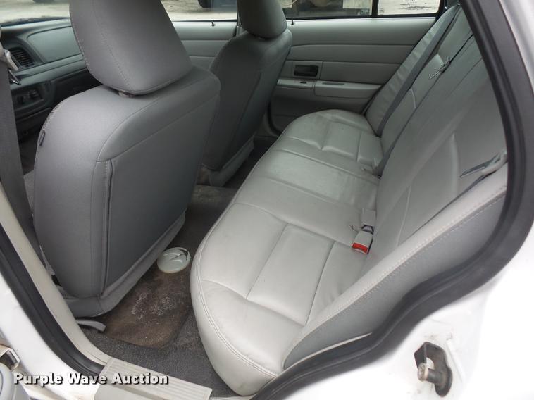 image for item DA1638 2003 Ford Crown Victoria Police Interceptor