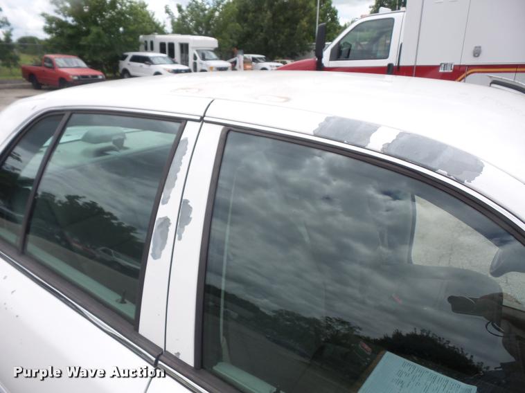 image for item DA1638 2003 Ford Crown Victoria Police Interceptor