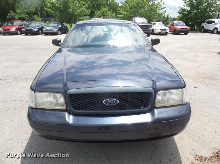 image for item DA1639 2001 Ford Crown Victoria Police Interceptor