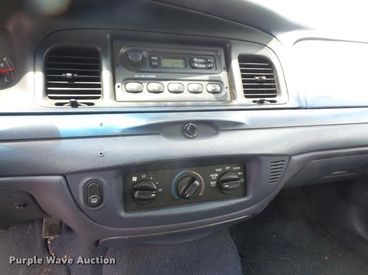 image for item DA1639 2001 Ford Crown Victoria Police Interceptor