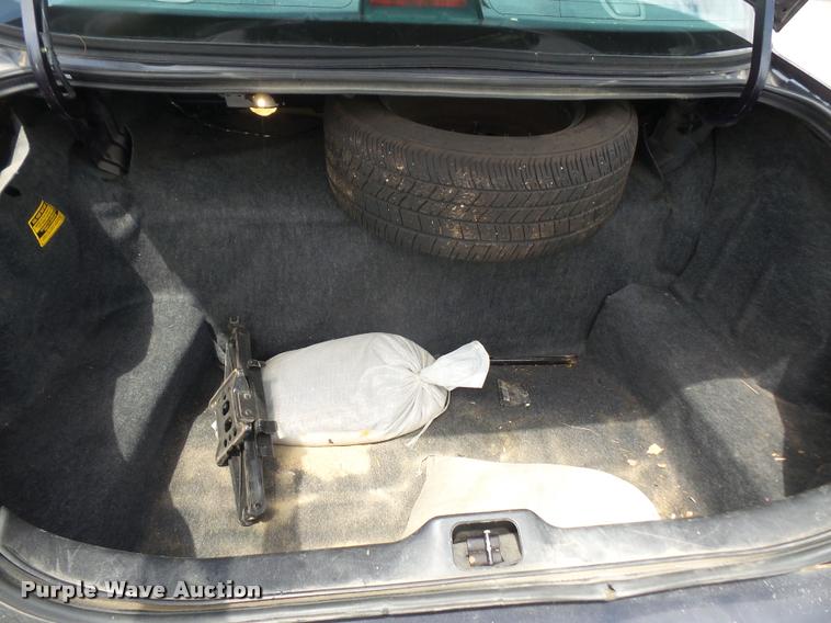 image for item DA1639 2001 Ford Crown Victoria Police Interceptor