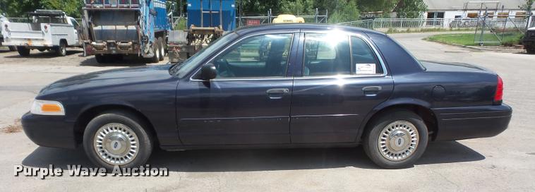 image for item DA1640 2001 Ford Crown Victoria Police Interceptor