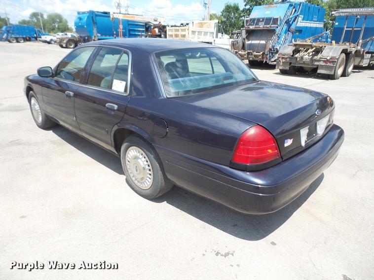 image for item DA1640 2001 Ford Crown Victoria Police Interceptor