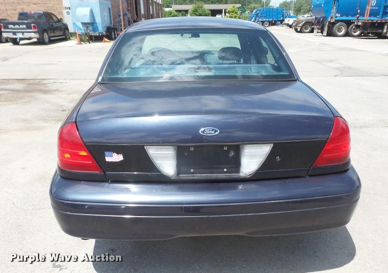 image for item DA1640 2001 Ford Crown Victoria Police Interceptor