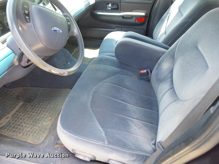 image for item DA1640 2001 Ford Crown Victoria Police Interceptor