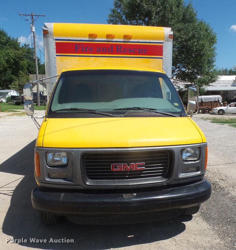image for item DA1642 1998 GMC Savana G3500 Cargo box truck