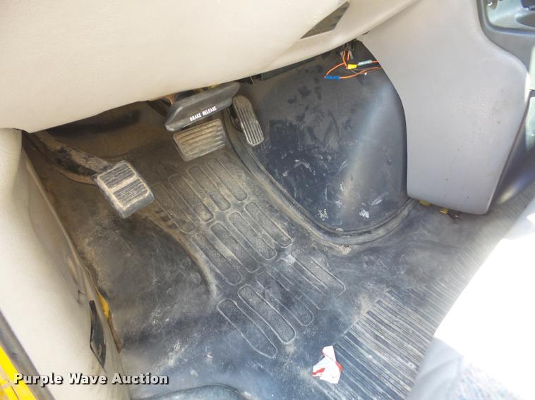 image for item DA1642 1998 GMC Savana G3500 Cargo box truck