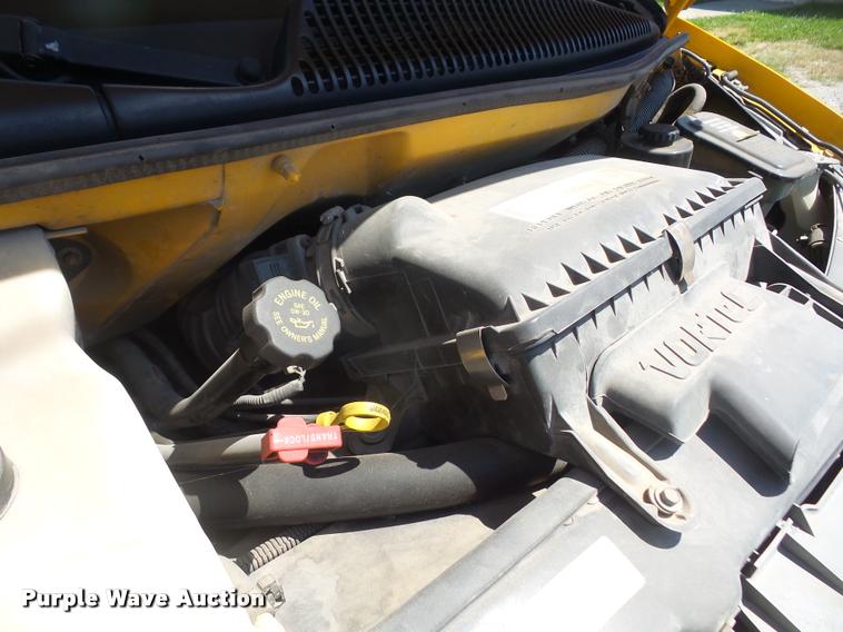 image for item DA1642 1998 GMC Savana G3500 Cargo box truck