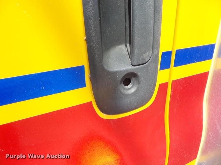 image for item DA1642 1998 GMC Savana G3500 Cargo box truck