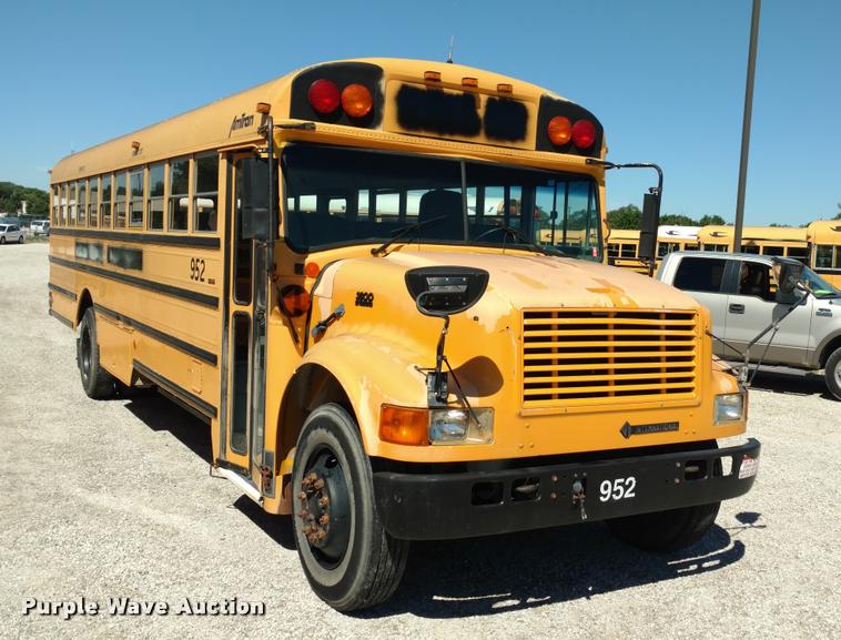 image for item DA5600 1996 International 3800 school bus