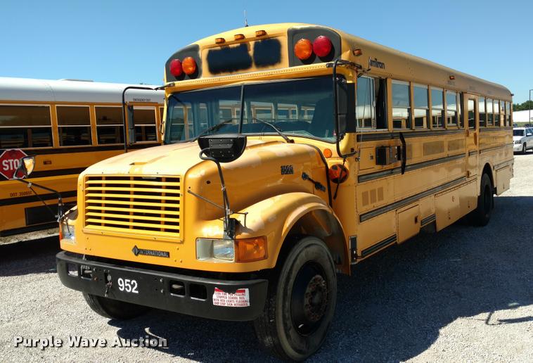 image for item DA5600 1996 International 3800 school bus