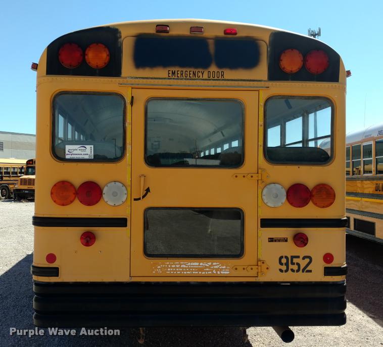image for item DA5600 1996 International 3800 school bus