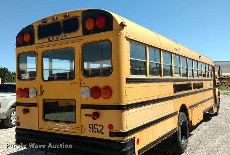 image for item DA5600 1996 International 3800 school bus