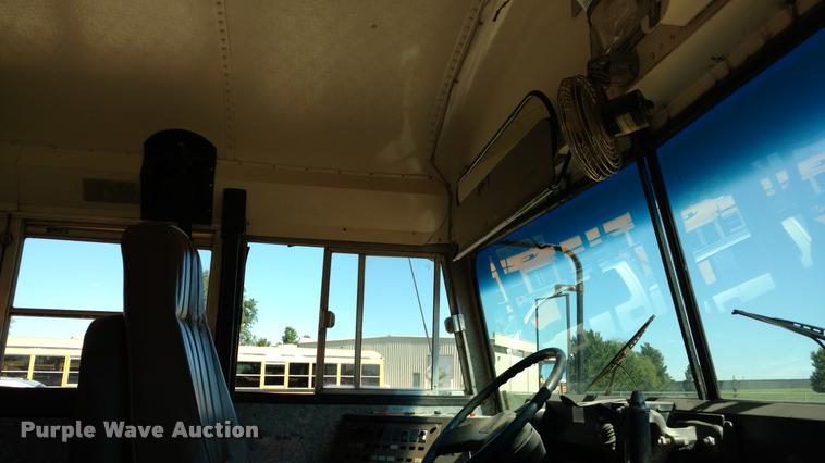 image for item DA5600 1996 International 3800 school bus