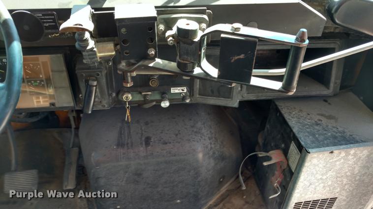 image for item DA5600 1996 International 3800 school bus