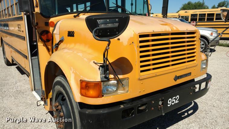 image for item DA5600 1996 International 3800 school bus