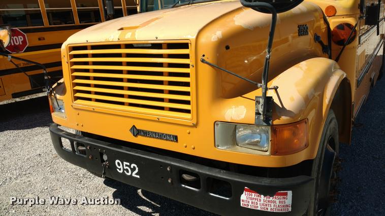 image for item DA5600 1996 International 3800 school bus