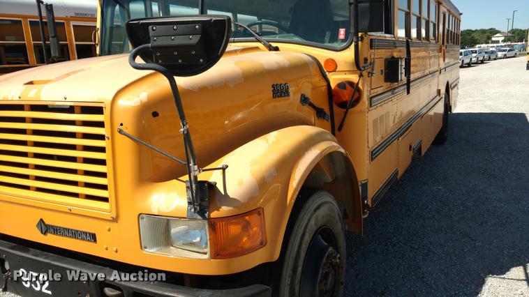 image for item DA5600 1996 International 3800 school bus