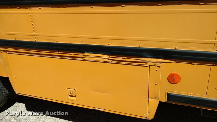 image for item DA5600 1996 International 3800 school bus
