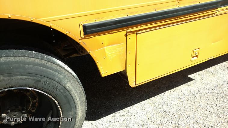 image for item DA5600 1996 International 3800 school bus