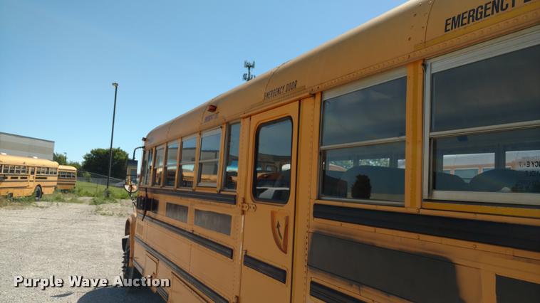 image for item DA5600 1996 International 3800 school bus
