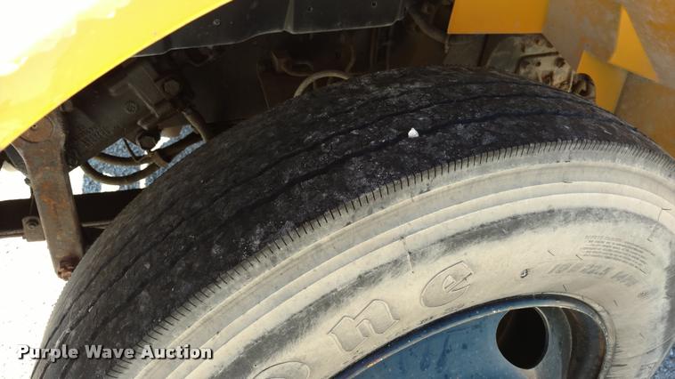 image for item DA5600 1996 International 3800 school bus