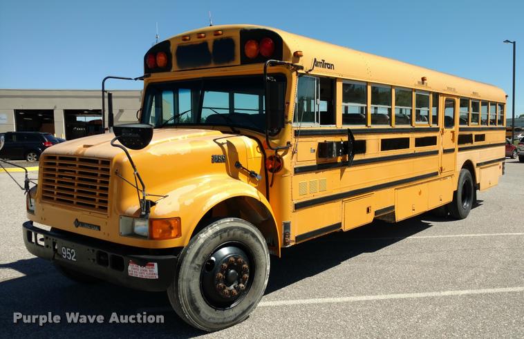 image for item DA5600 1996 International 3800 school bus