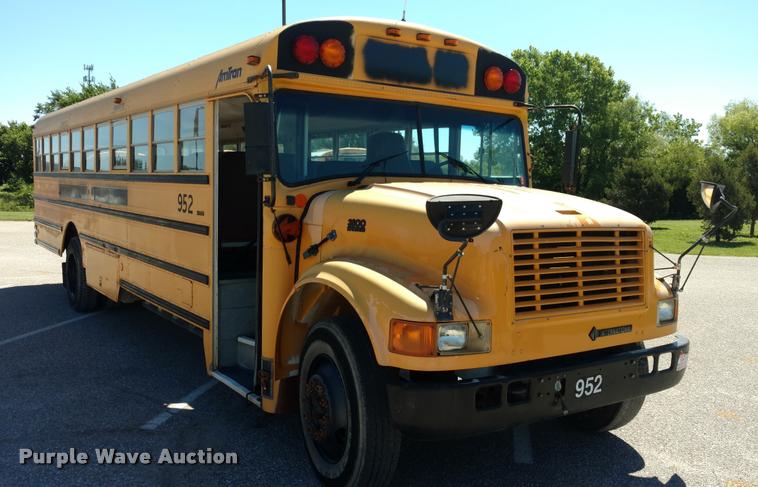 image for item DA5600 1996 International 3800 school bus