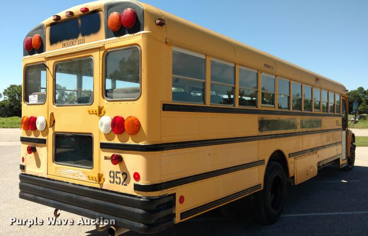 image for item DA5600 1996 International 3800 school bus