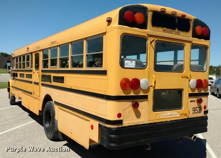 image for item DA5600 1996 International 3800 school bus