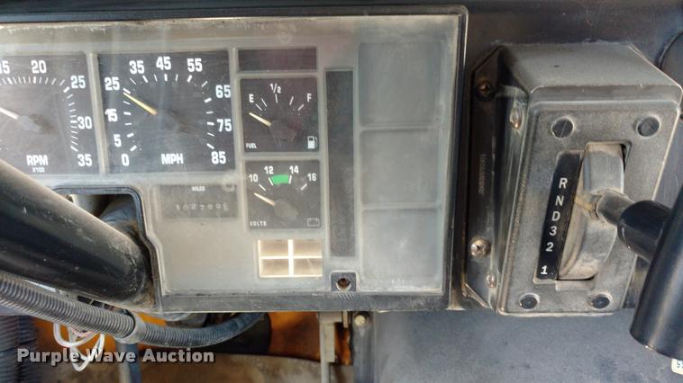 image for item DA5600 1996 International 3800 school bus