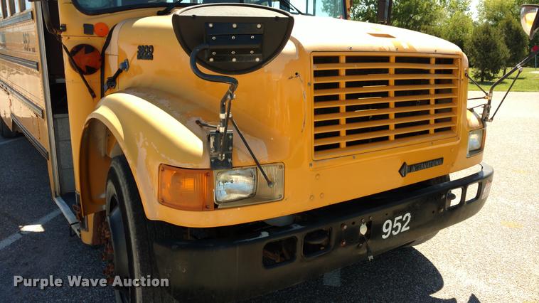 image for item DA5600 1996 International 3800 school bus