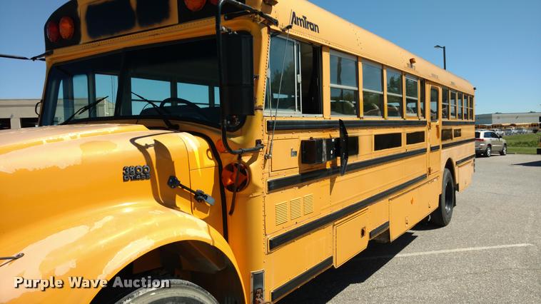 image for item DA5600 1996 International 3800 school bus