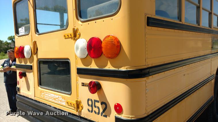 image for item DA5600 1996 International 3800 school bus