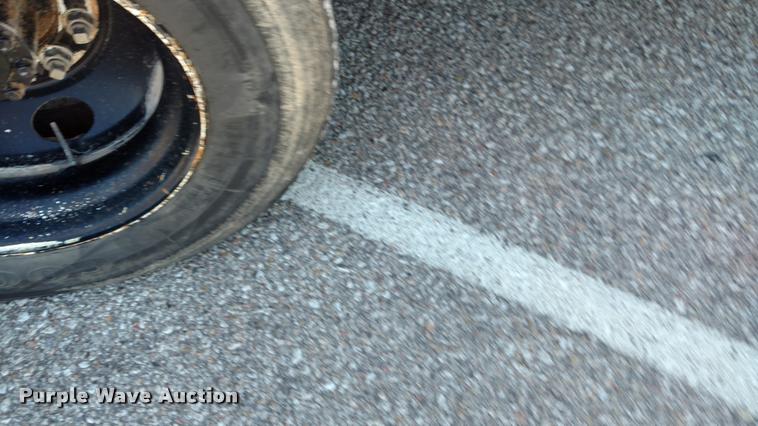 image for item DA5600 1996 International 3800 school bus