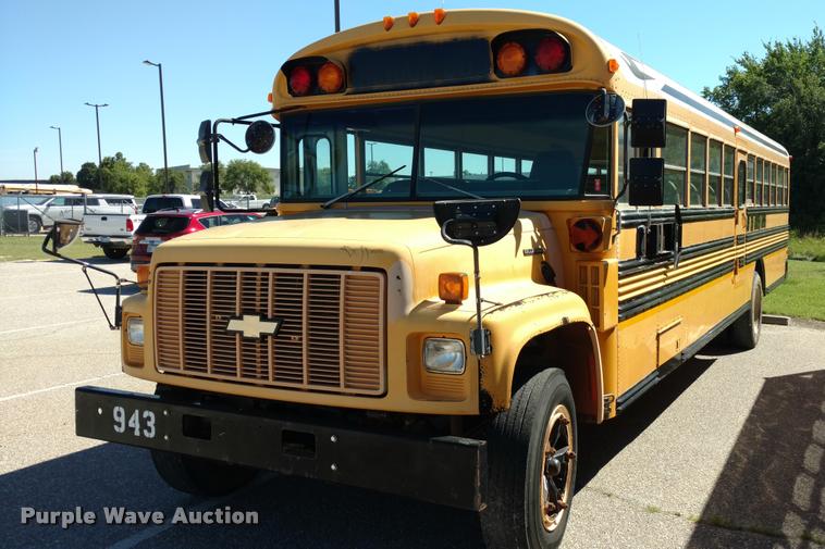 image for item DA5601 1995 Chevrolet B7 school bus