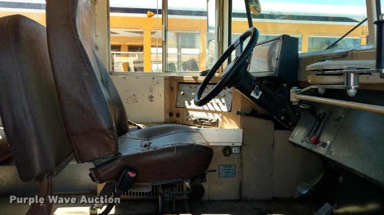 image for item DA5601 1995 Chevrolet B7 school bus