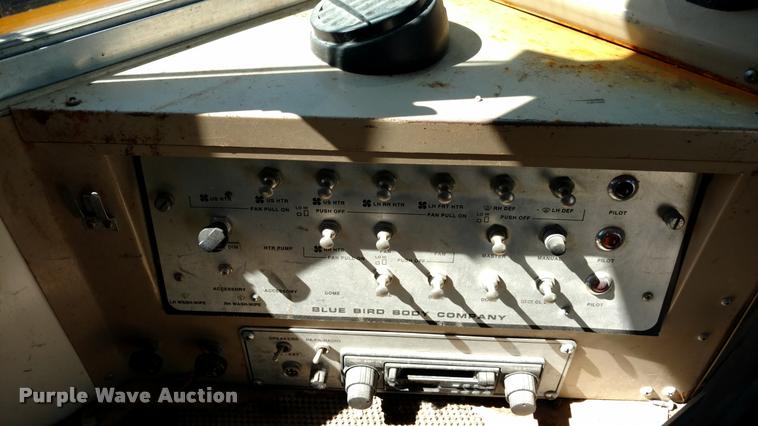 image for item DA5601 1995 Chevrolet B7 school bus