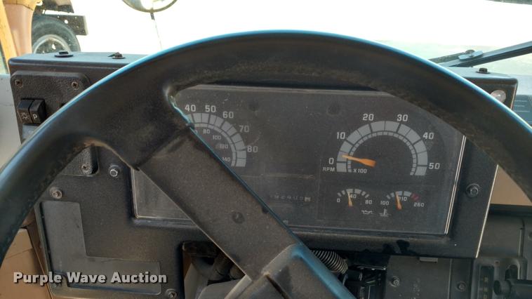 image for item DA5601 1995 Chevrolet B7 school bus